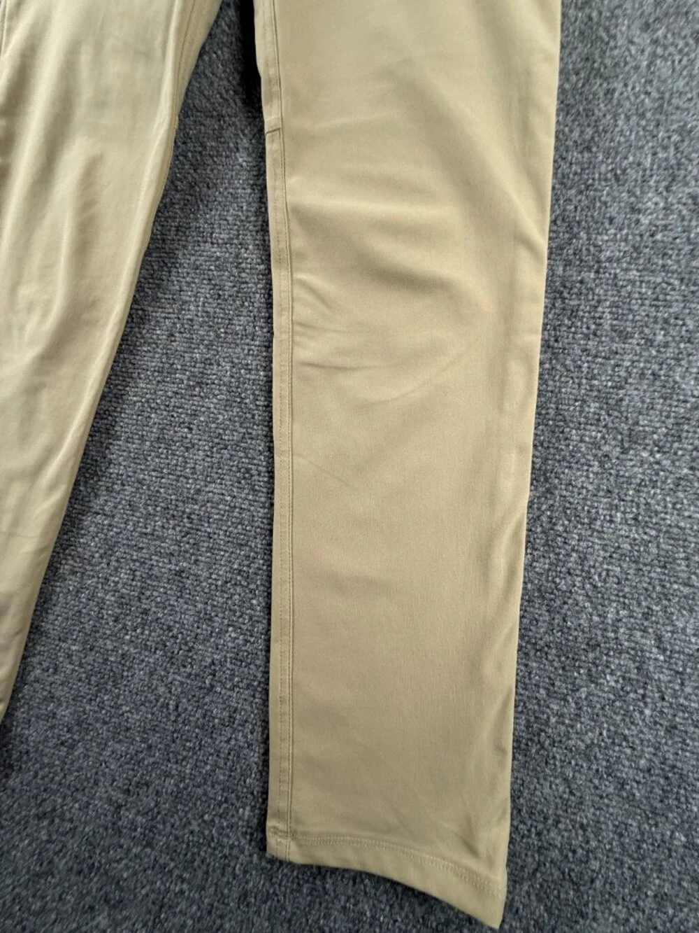 Lululemon Beige Stretch Pants Men Performance Size 28 Pockets Casual ACTL 29X30